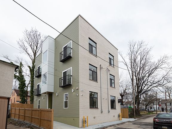 3rd image of 137 E Springer St