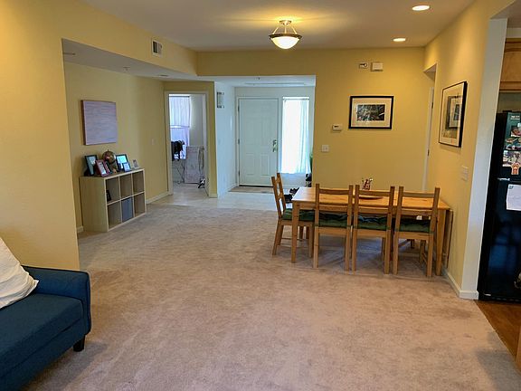2nd image of 268 Bluebonnet Ln Unit 123