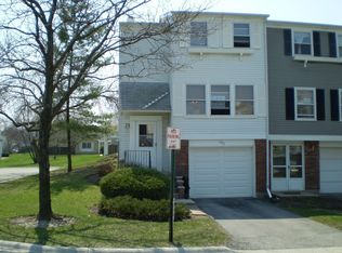 1921 Hastings Ct, Schaumburg, IL 60194