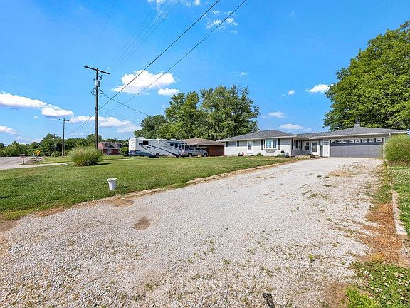 3rd image of 6563 Miller Dr