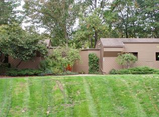 5783 Fox Hollow Ct, Ann Arbor, MI 48105