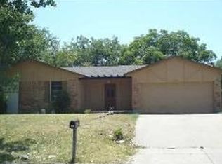 1310 Berry Dr, Cleburne, TX 76033