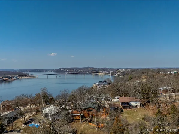 24 Arrowhead Beach Rd, Lake Ozark, MO 65049