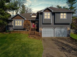 233 E Apache Dr, Springfield, MO 65810