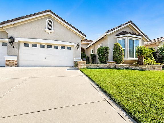 5th image of 1651 Rio Vista Way