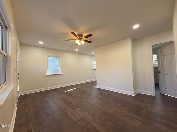5th image of 164 Torain St