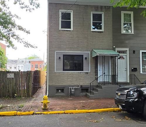 3rd image of 434 S 6th St