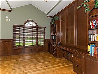 4th image of 9888 Woodlands Dr