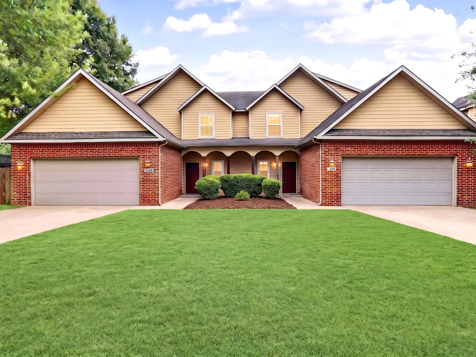 2558 N Oakland Zion Rd — Photo 2