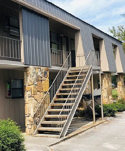305 Lynnwood Dr #H — Photo 10