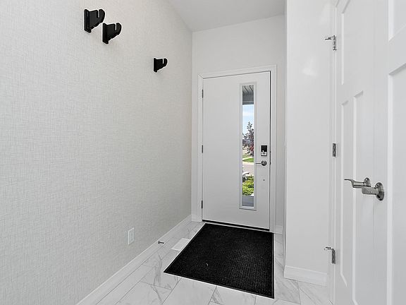 4th image of 3249 Dixon Way SW