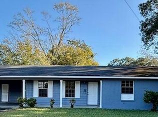 2719 Dantzler St, Moss Point, MS 39563