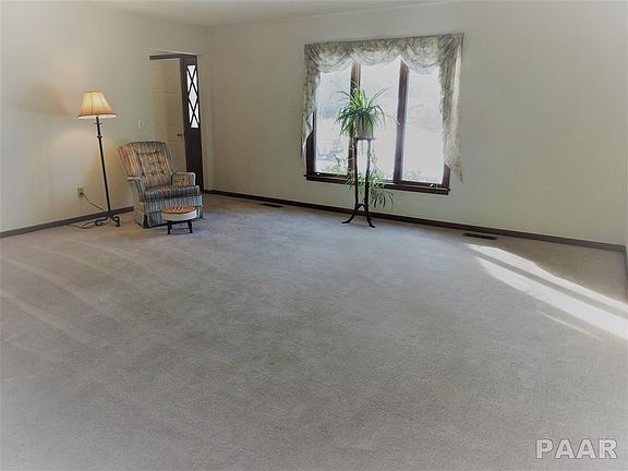 4th image of 806 Briarwood Dr