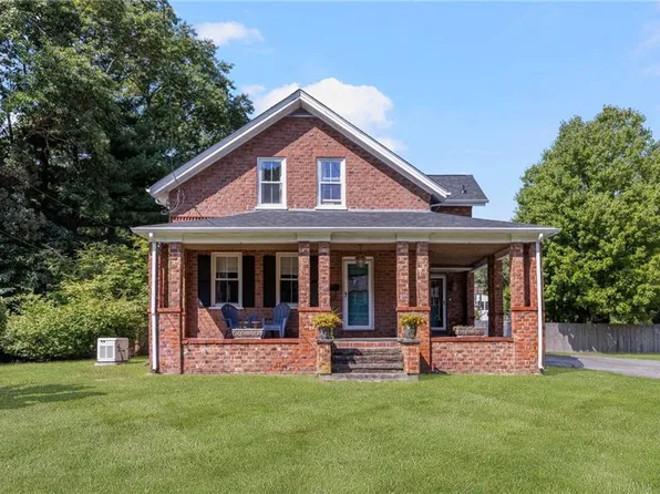 248 New Meadow Rd, Barrington, RI 02806