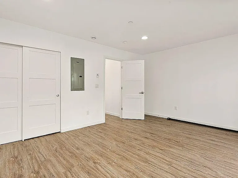6522 32nd Ave NE — Photo 14