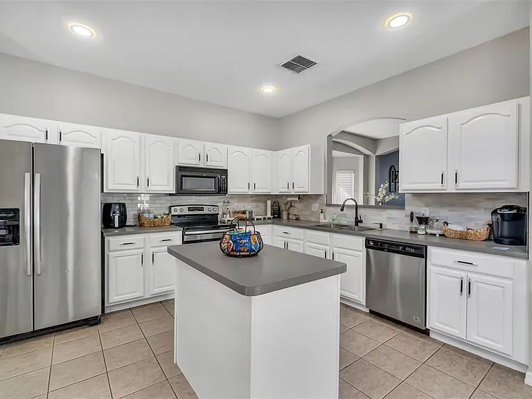 2801 Lido Key Ct — Photo 6