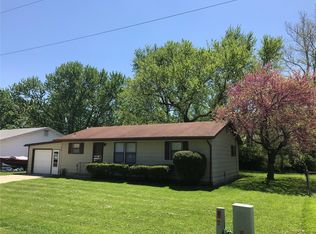 212 W Carson St, Worden, IL 62097