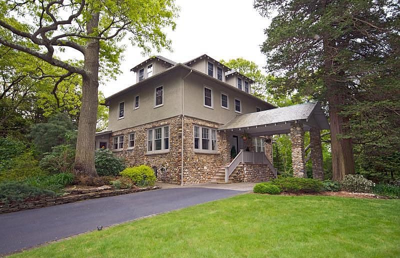 1st image of 49 Bell Cir