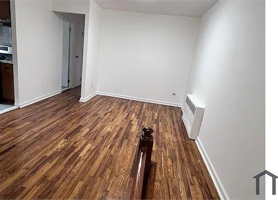 2033 Strang Ave #2 — Photo 8