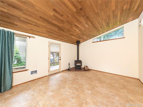 4th image of 6629 S Bayview Dr NW