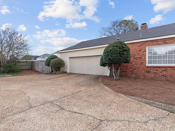 3rd image of 7648 Stout Rd