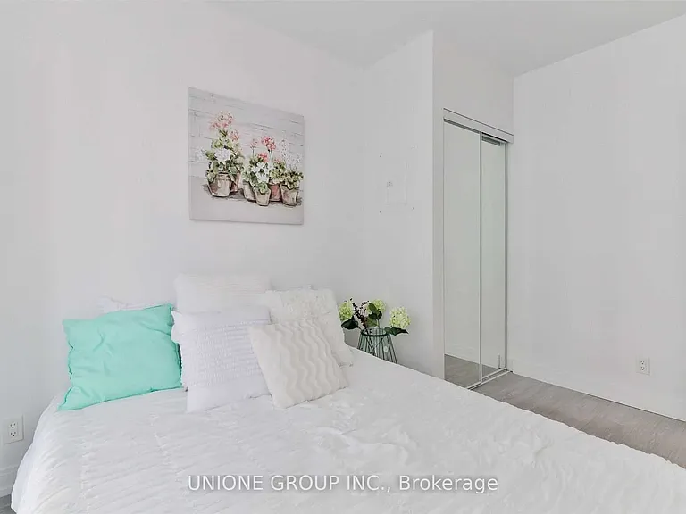 181 Dundas St E #502 — Photo 10
