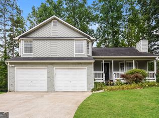 400 Lake Swan Ct, Hiram, GA 30141