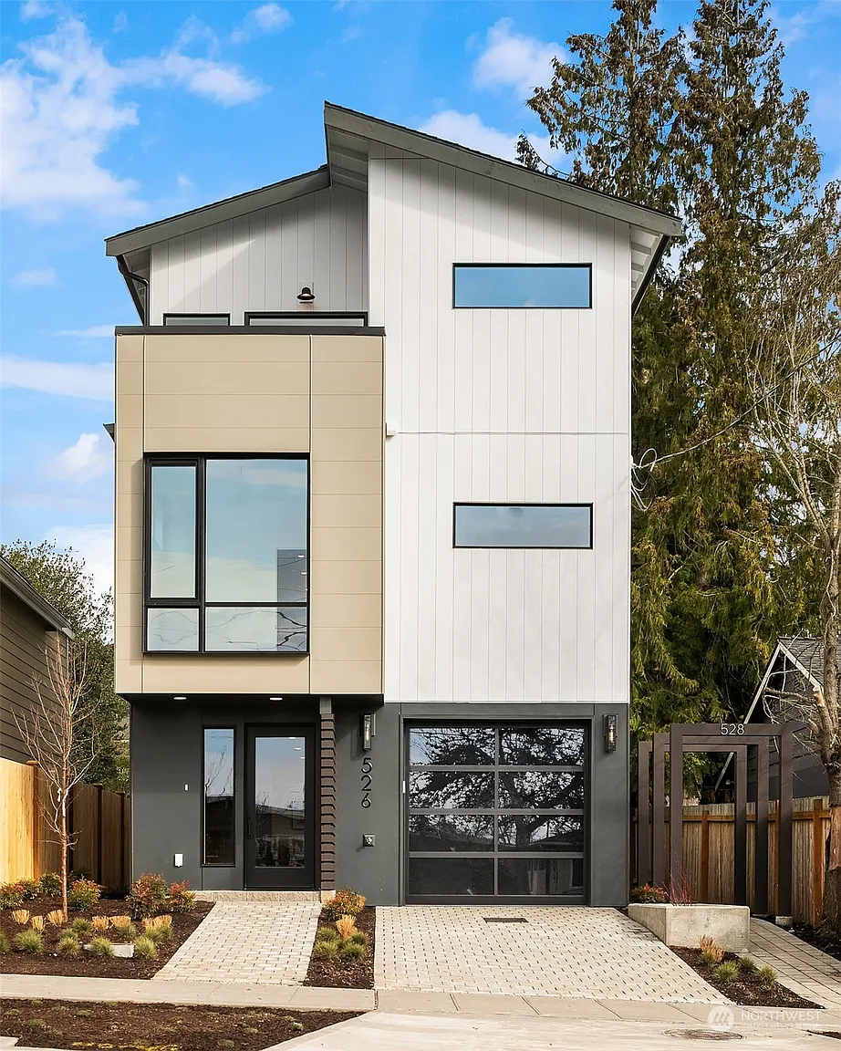 526 28th Avenue S photo 1