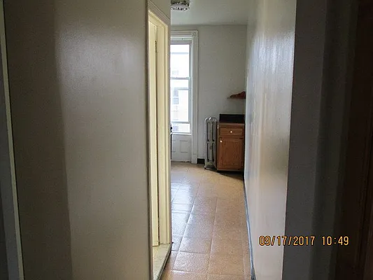 Rented by Windsor Homes Realty Corp | media 8