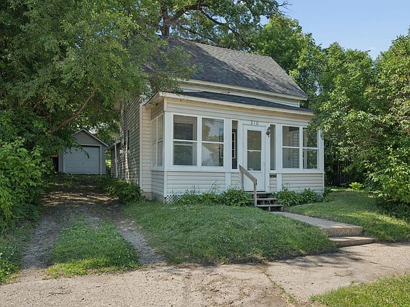 2nd image of 210 Willow St