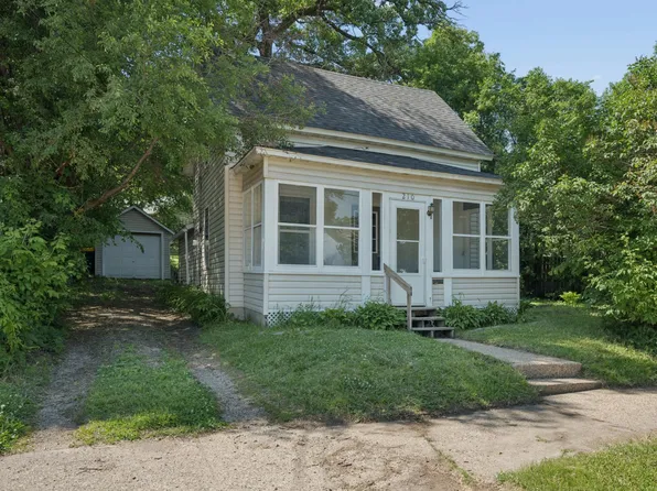 210 Willow St, Faribault, MN 55021