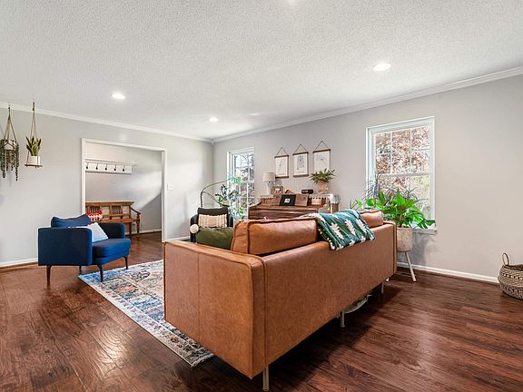 5th image of 364 Linda Ave