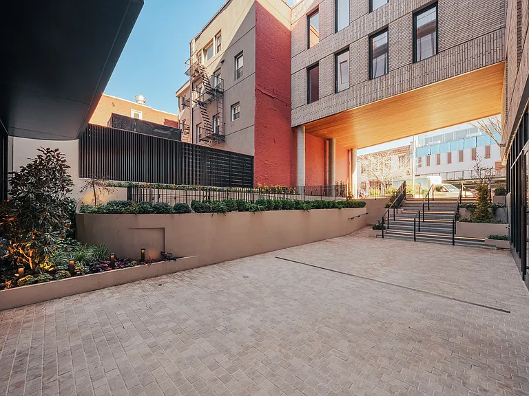 33 Franklin St #235 — Photo 14