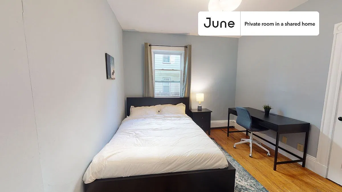 Full bedroom in 4 bed/2 bath home in Allston #421 C — Photo 3