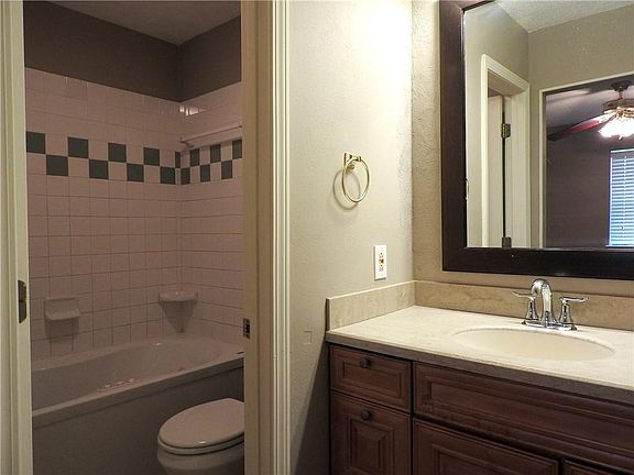 3rd image of 5221 Arbutus Ct