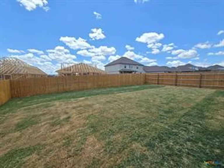 2349 Bee Creek Dr — Photo 4