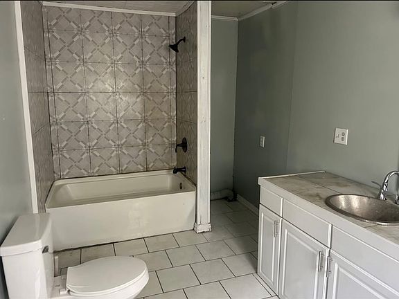5th image of 699 1/2 Palumbo St
