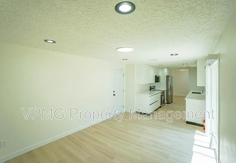 19505 NE 11th St — Photo 14