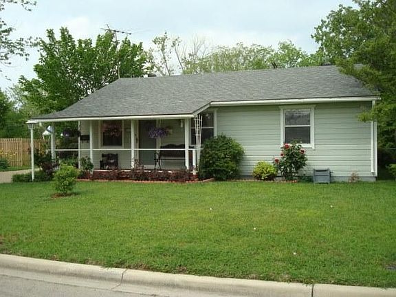 2nd image of 217 Franklin Ave