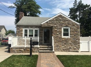 869 Delafield Ave, Staten Island, NY 10310