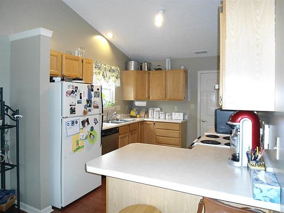 5th image of 7636 Southridge Cir