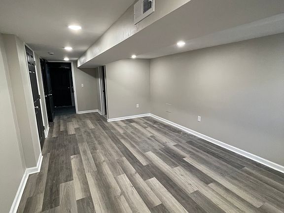 3rd image of 332 Endsleigh Ave