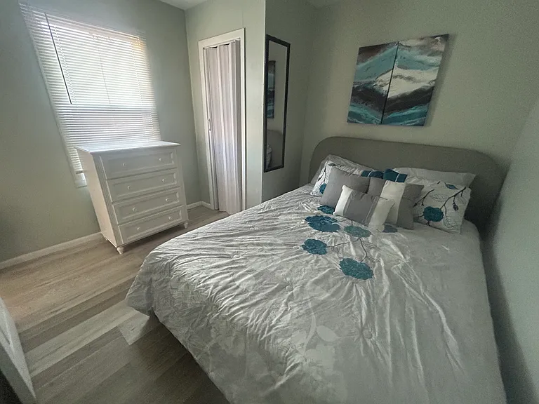407 W San Ysidro Blvd W — Photo 13