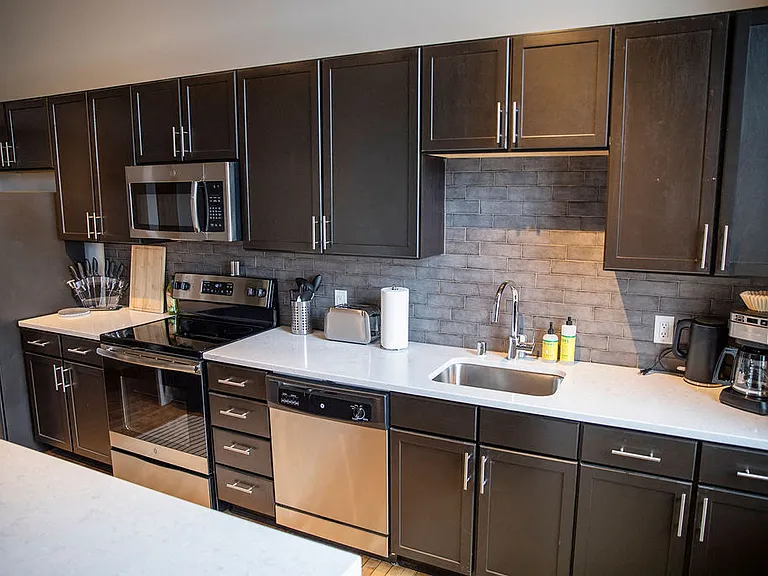 Maxwell Lofts — Photo 9