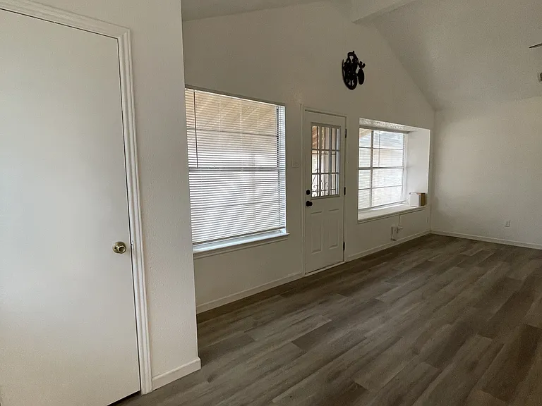 2730 Mud Lake Dr — Photo 8