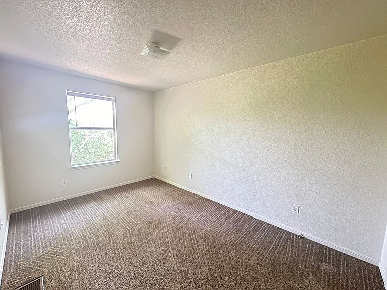 206 Veterans Ave — Photo 21