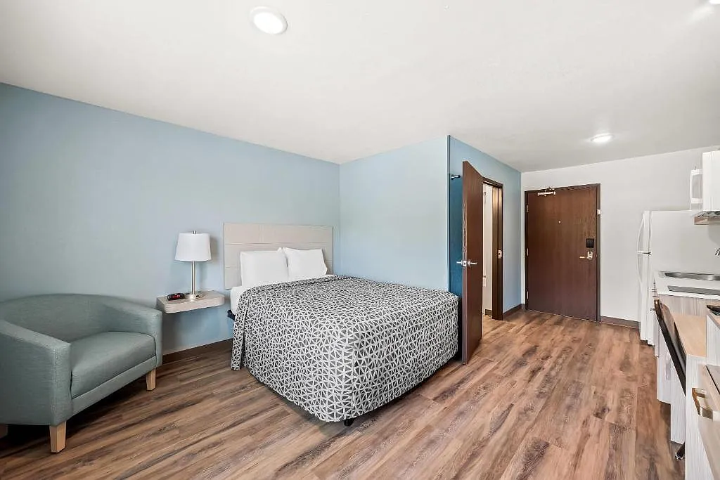 WoodSpring Suites — Photo 3
