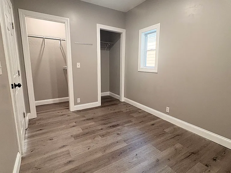 2115 Seneca St — Photo 7