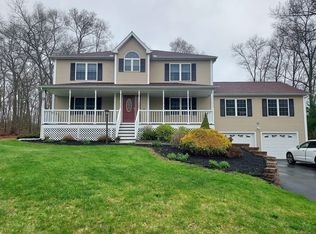71 Eagle Dr, Dudley, MA 01571