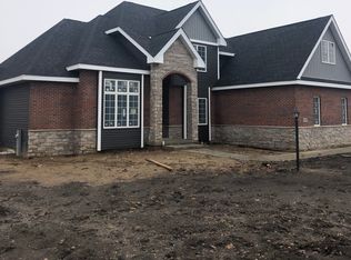 2137 Estelle Ln, Crown Point, IN 46307